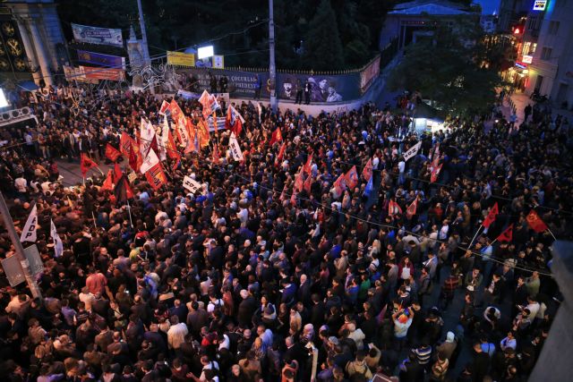 Η Ευρώπη διαδηλώνει κατά του Ερντογάν μετά το μακελειό στην Άγκυρα